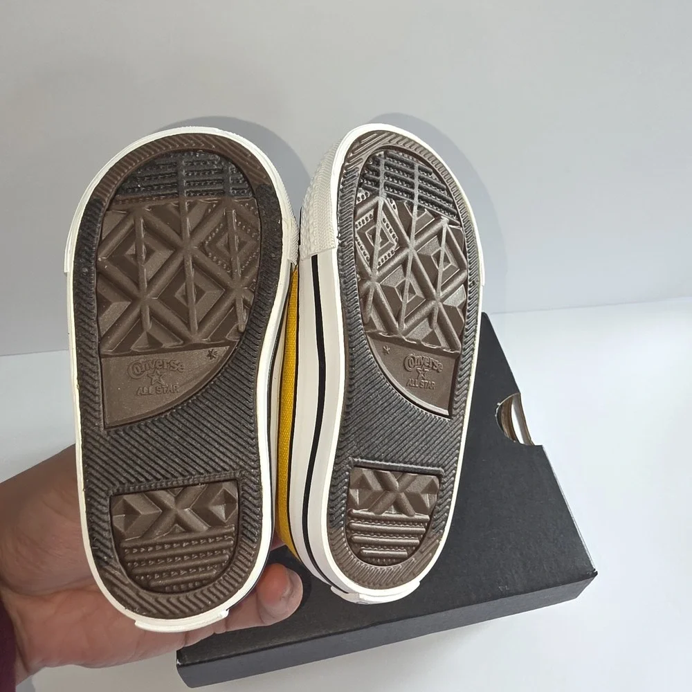 Converse Toddler Size 5 EU 20 Yellow Canvas All Star Sneakers Shoes